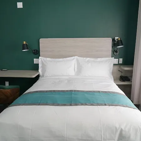 Starlight Hotel Near Lga Airport-3